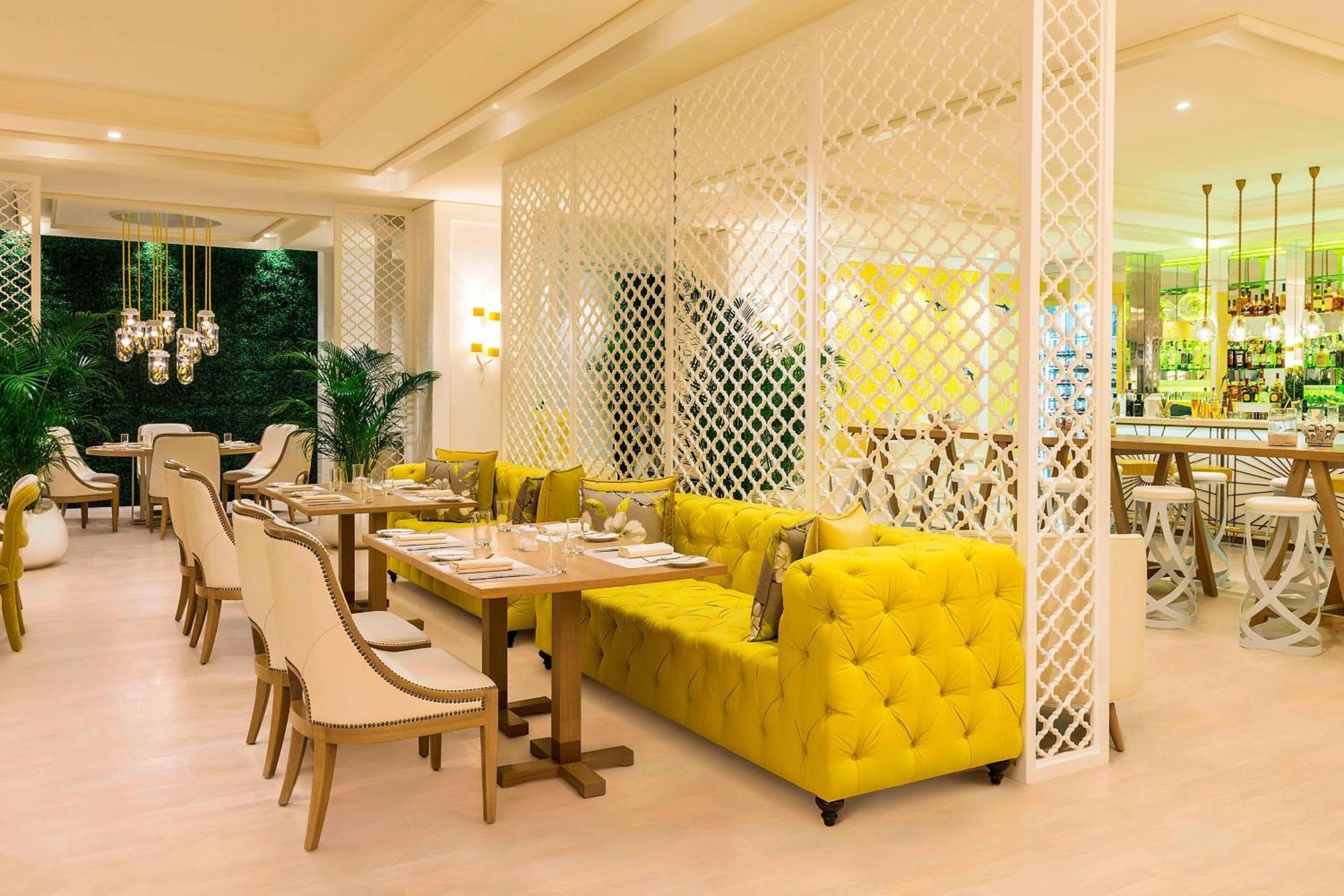 그로브너 하우스, 어 럭셔리 컬렉션 호텔, 두바이 외부 사진 The interior of the restaurant